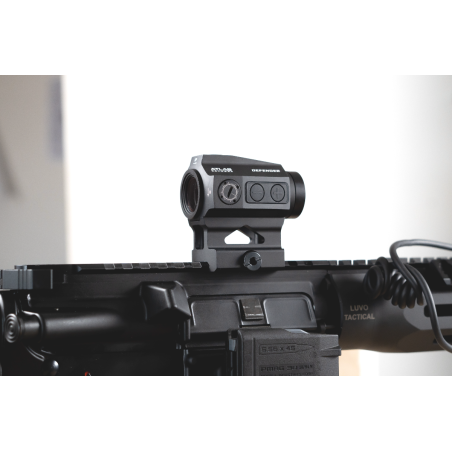 Punto Rojo Solar Defender 1×22 – Alta autonomía con solar + CR2032, IP67, 100 000 h de autonomía