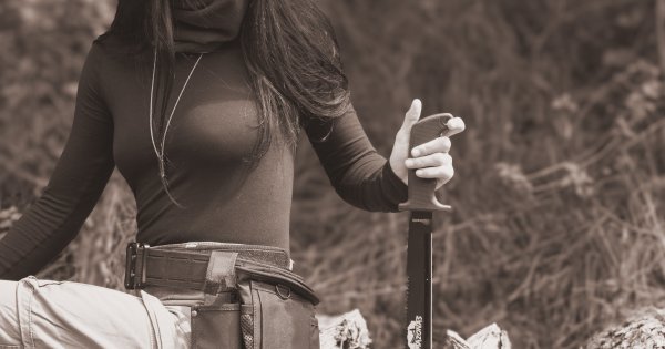 ¿Cuándo elegir un machete o un hacha?