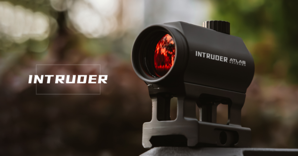 Intruder Multi-Reticolo: il punto rosso versatile che attrae tiratori sportivi e cacciatori