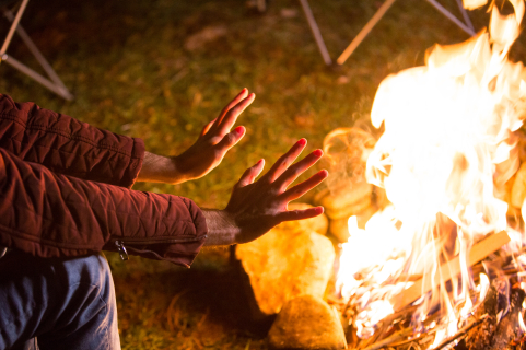 Comment faire un feu humide ou par temps pluvieux ?